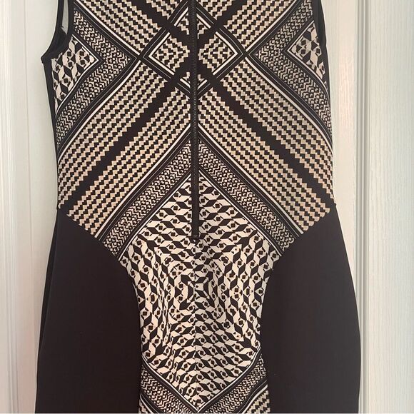 Carmen Marc Valvo Black and Cream Geometric Stretchy Dress - Picture 8 of 9
